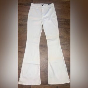 Woman’s Super Cute White Fashion Nova Flare pants jeans sz 11 NWT